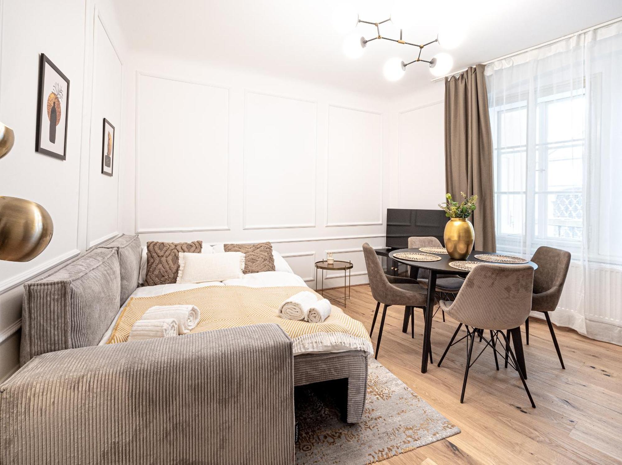 Exquisite 2 Bedroom Apartment At Lesser Town By Easybnb Premium — Fotky 3